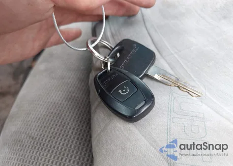 2000 Mercury Grand Marquis Gs из США, поврежденный, VIN 2MEFM74W9YX631315